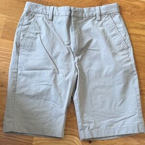 Vineyard vines khaki shorts